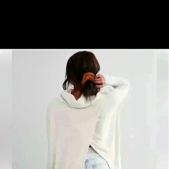 Free People NWT Juicy Ling Sleeve Cowl Neck Split Back Thermal - Picture 7 of 7